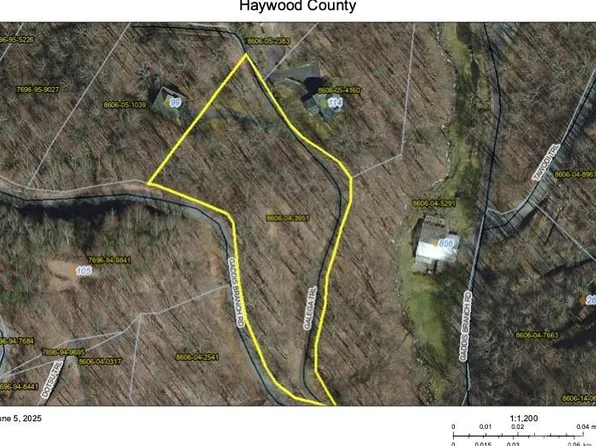 13 Galega Trl, Maggie Valley, NC 28751