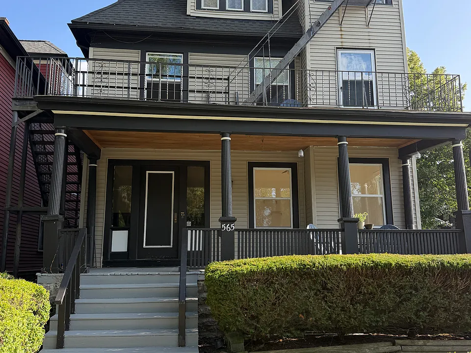 565 W Delavan Ave #1