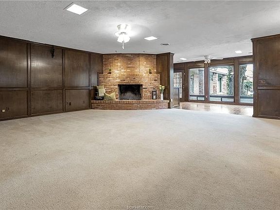 4th image of 606 W Fox St