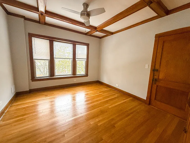 3749 N Hoyne Ave — Photo 6