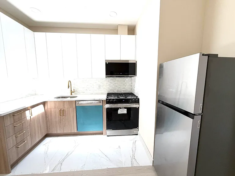1117 Church Ave #4 — Photo 2