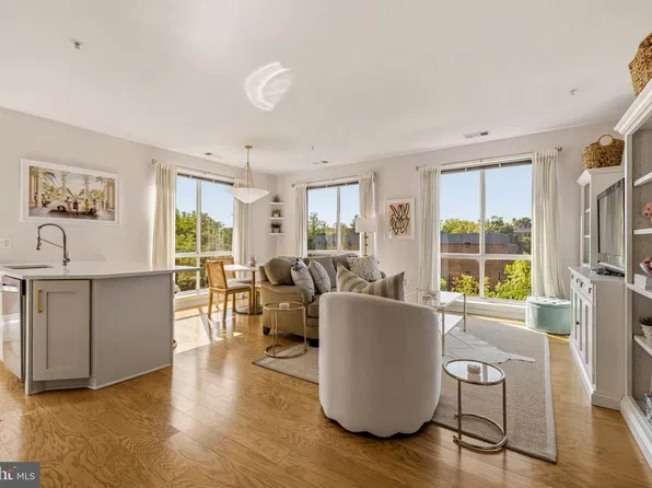 2200 N Westmoreland St Unit 410, Arlington, VA 22213