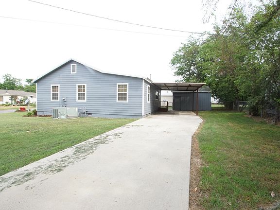 3rd image of 900 N Vinita Ave
