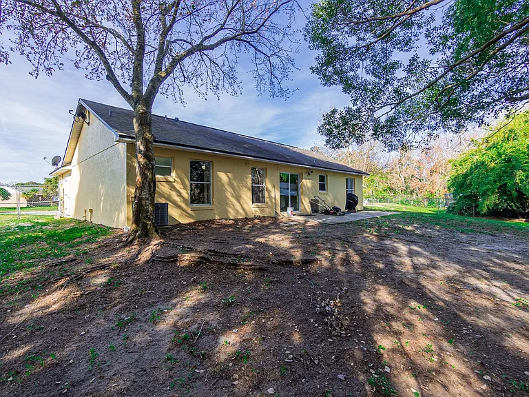 942 Whisler Ct — Photo 40