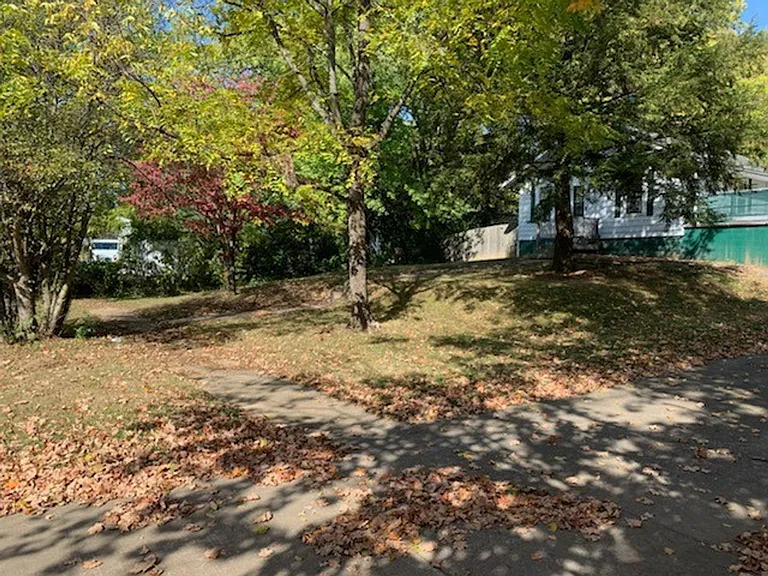 1000 W Country Club Dr — Photo 7