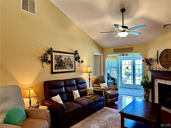 5th image of 2729 Harvest Dr W