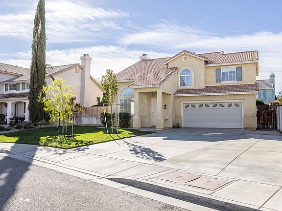 3rd image of 5244 Linden Ct