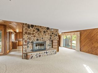 320 Norman Ridge Dr, Bloomington, MN 55437