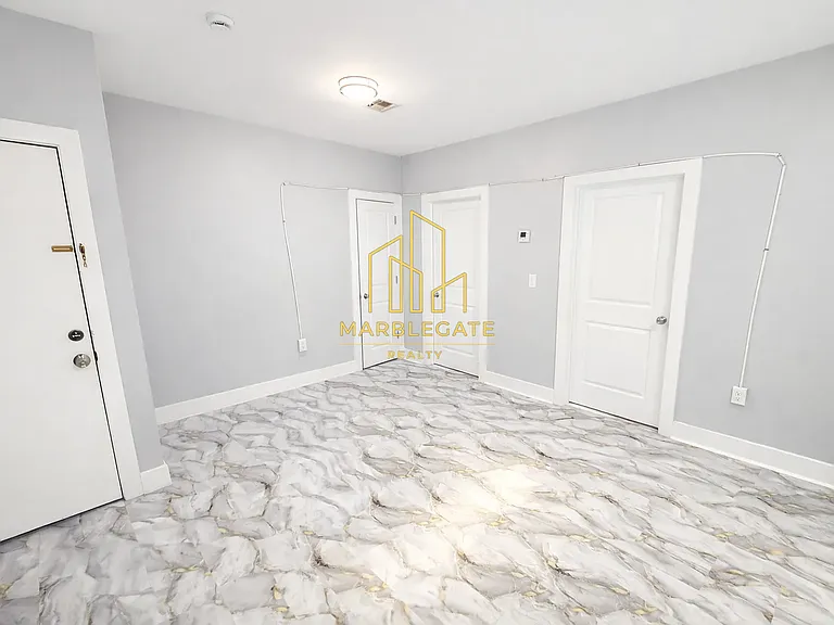 61 16th Ave #3AZ — Photo 2