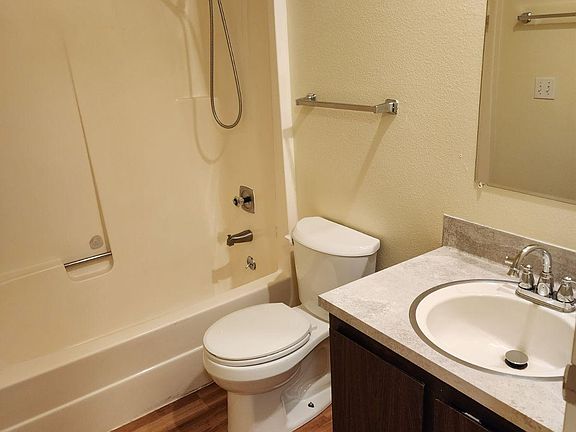 5th image of 1617 1st St #16