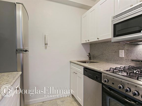 3rd image of 405 E 63rd St APT 7C