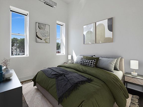 3rd image of 4732 N Western Ave #203