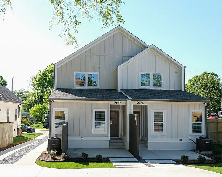 207 S Calhoun St — Photo 30