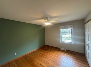 1452 Salisbury St, Charleston, SC 29407