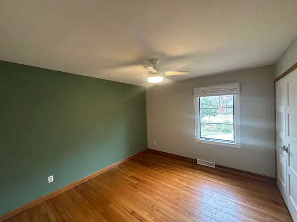 1452 Salisbury St, Charleston, SC 29407