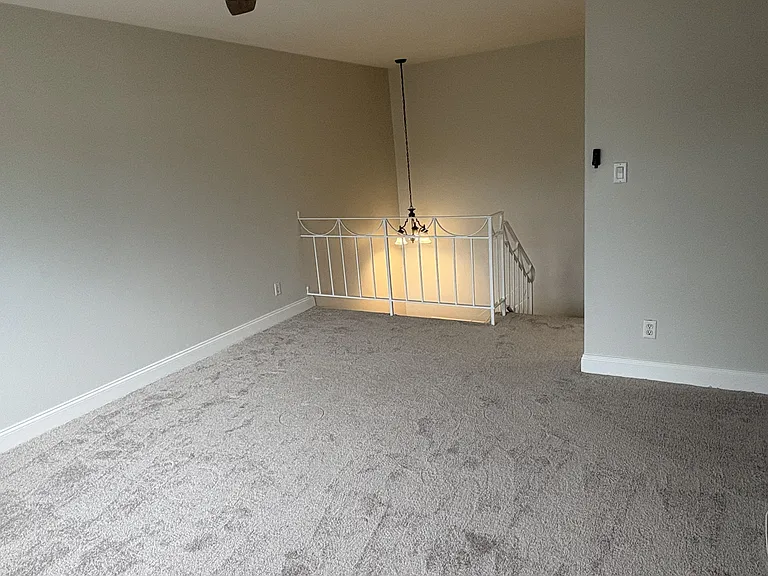 2111 W Palmyra Ave #B — Photo 13