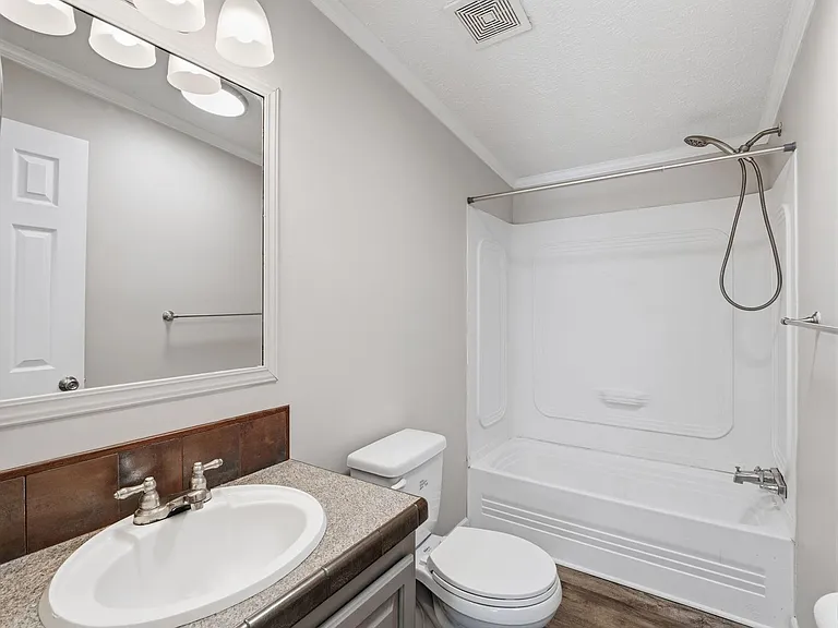 11049 Franklin St — Photo 24