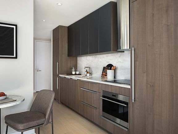 4th image of 455 10th Ave APT 17G