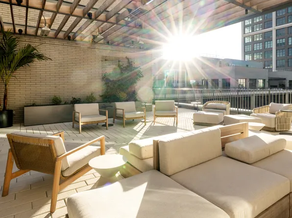 180 Front Street image 27 of 33