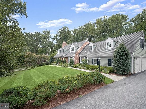 2nd image of 9019 Burdette Rd