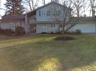 621 Rutland Dr, Highland Heights, OH 44143