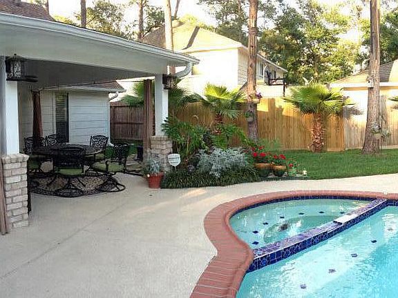 Great outdoor living ( furniture not included )