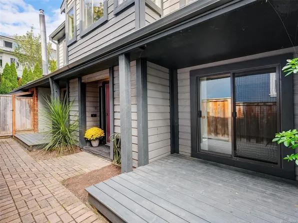 111 Michigan St, Victoria, BC V8V 1R2