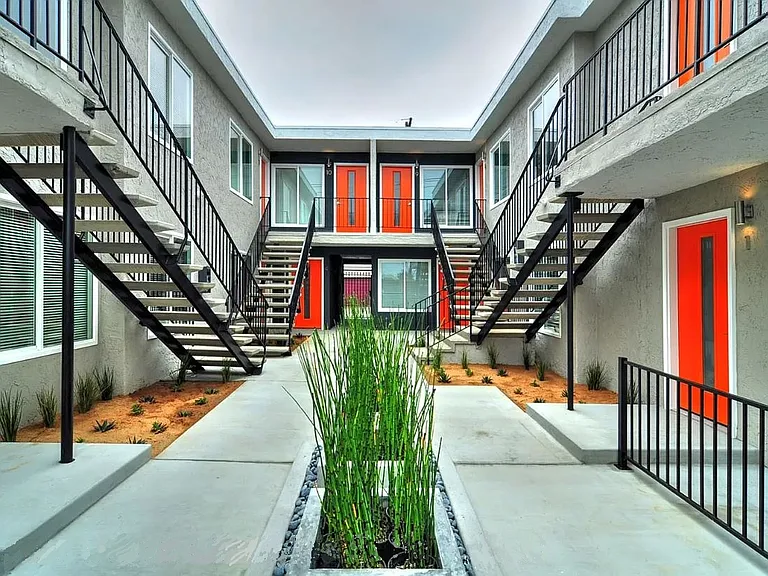 4440 Boundary St #11 — Photo 2