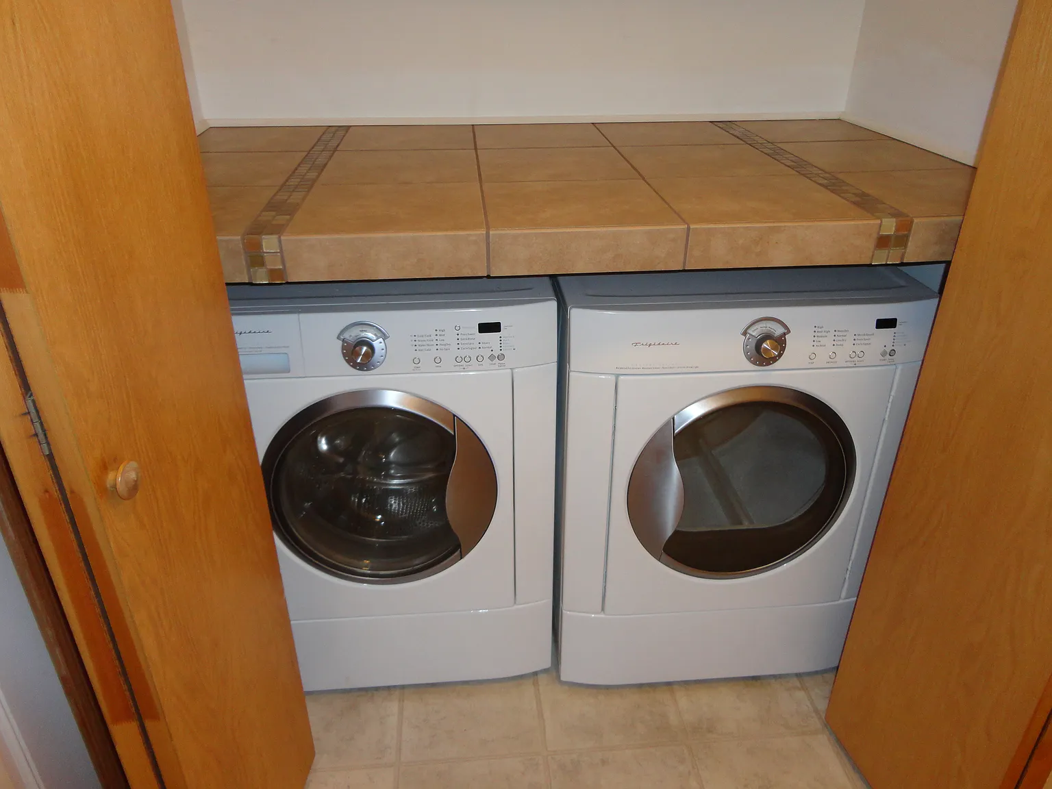 3 bed, 2.5 bath, 1845 sqft, $1,800 — Photo 4