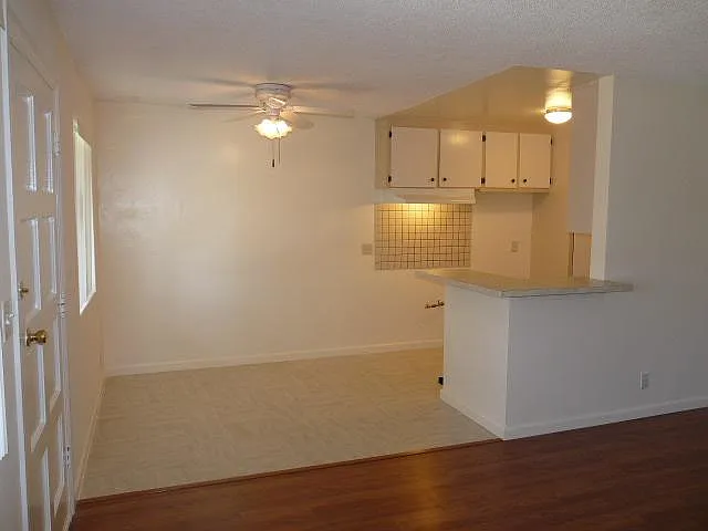 2 bed, 950 sqft, $2,650 — Photo 4