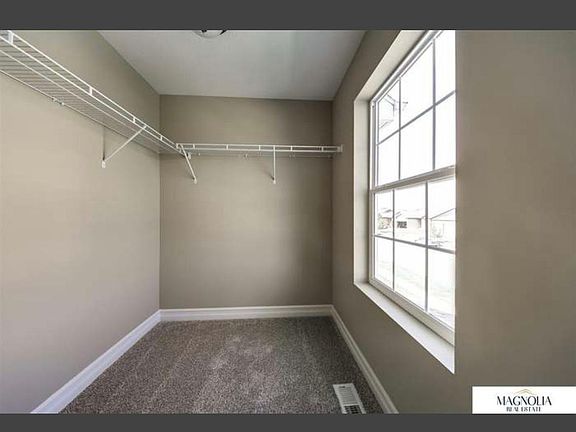 5th image of 1131 Humphrey Ave