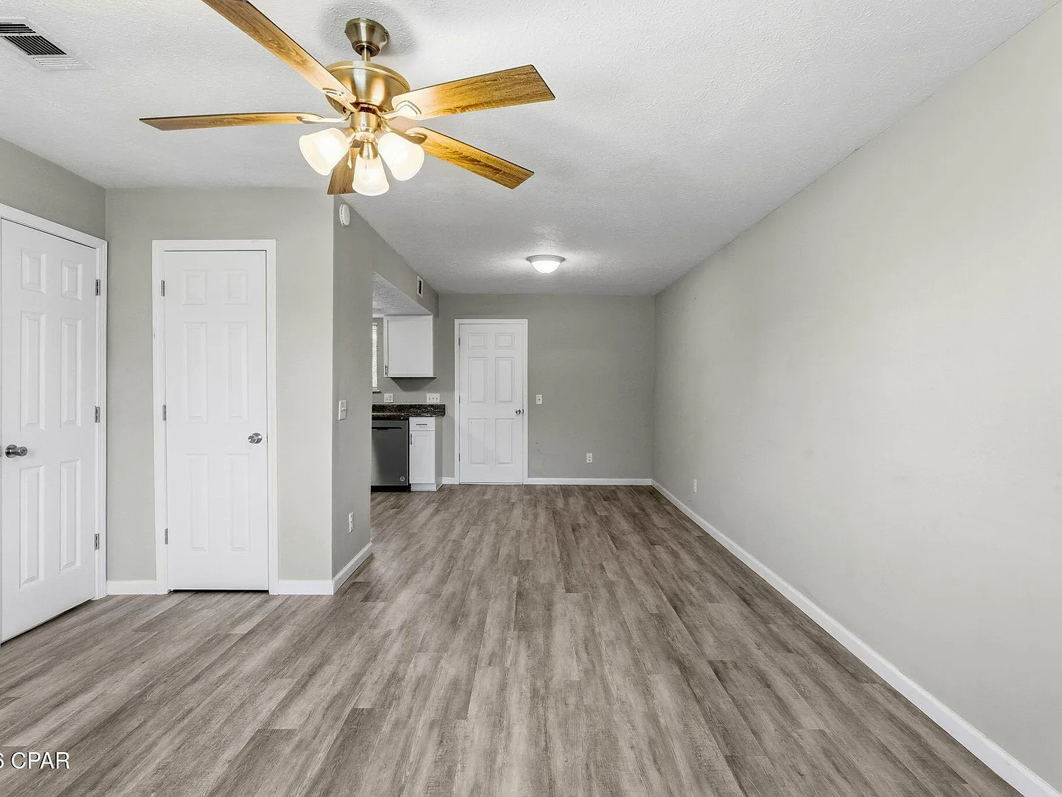 2 bed, 972 sqft, $1,350 — Photo 3