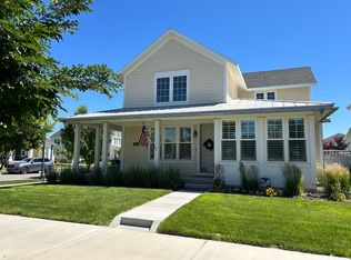 10597 S Kestrel Rise Rd W, South Jordan, UT 84009