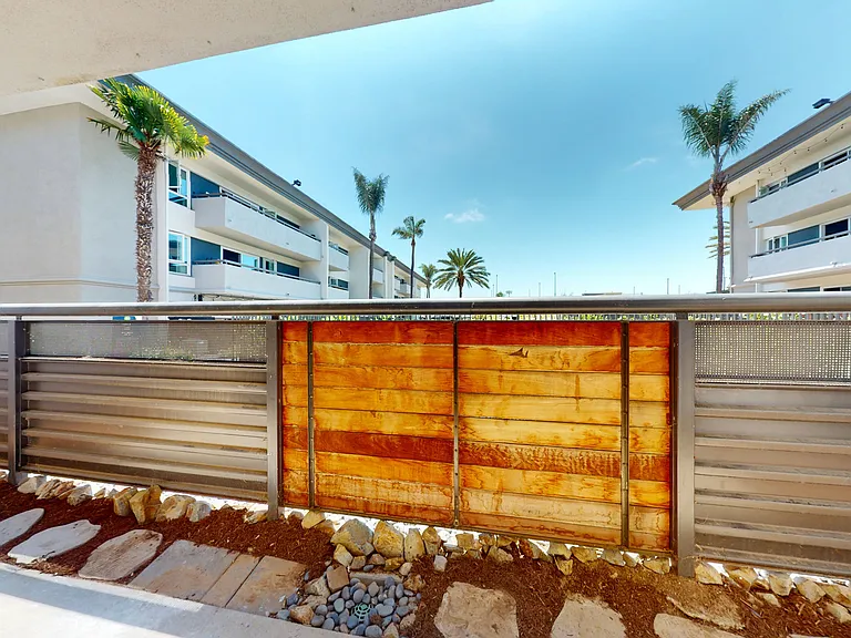 Eight 80 Newport Beach — Photo 211