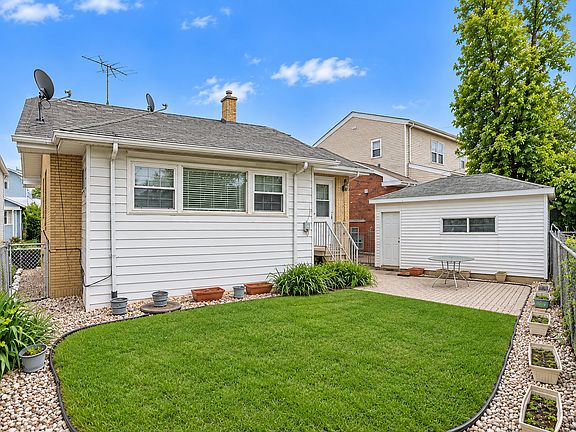 3rd image of 10958 S Esmond St