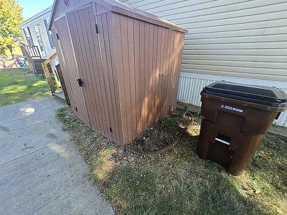 3rd image of 172 Belle Villa Blvd