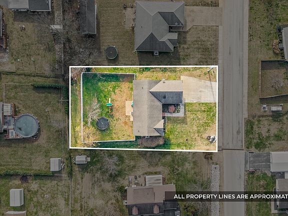 2nd image of 100 Daven Dr
