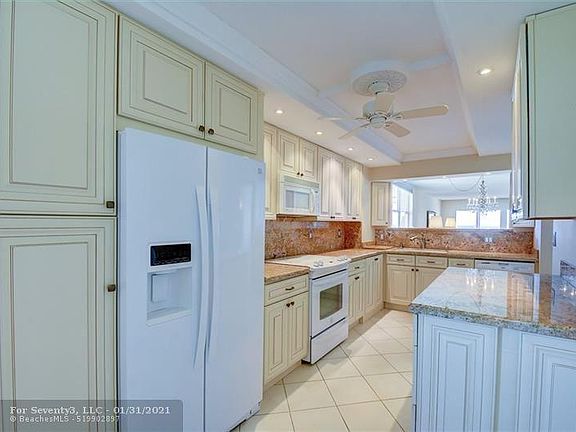 5th image of 1012 N Ocean Blvd APT 601