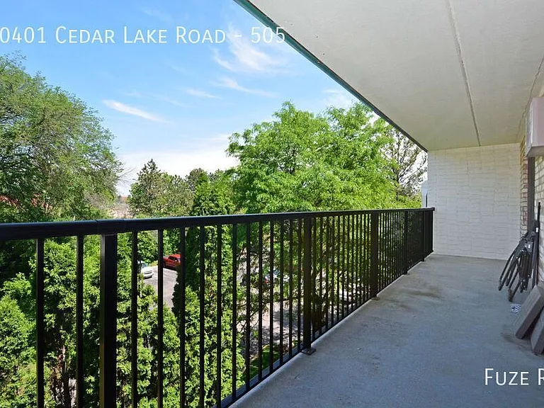 10401 Cedar Lake Rd #505 — Photo 18