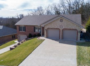 343 Hazelwood Dr, Jefferson City, MO 65109