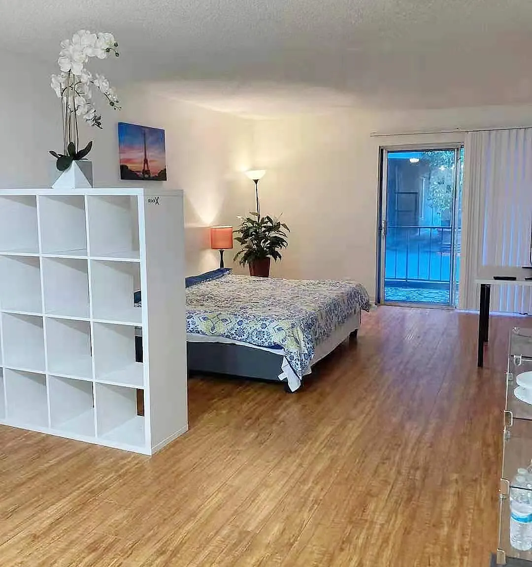 5 bed, 1800 sqft, $1,800 — Photo 2