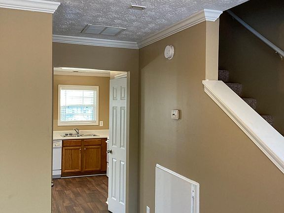 2nd image of 1522 Eastmont Dr NW