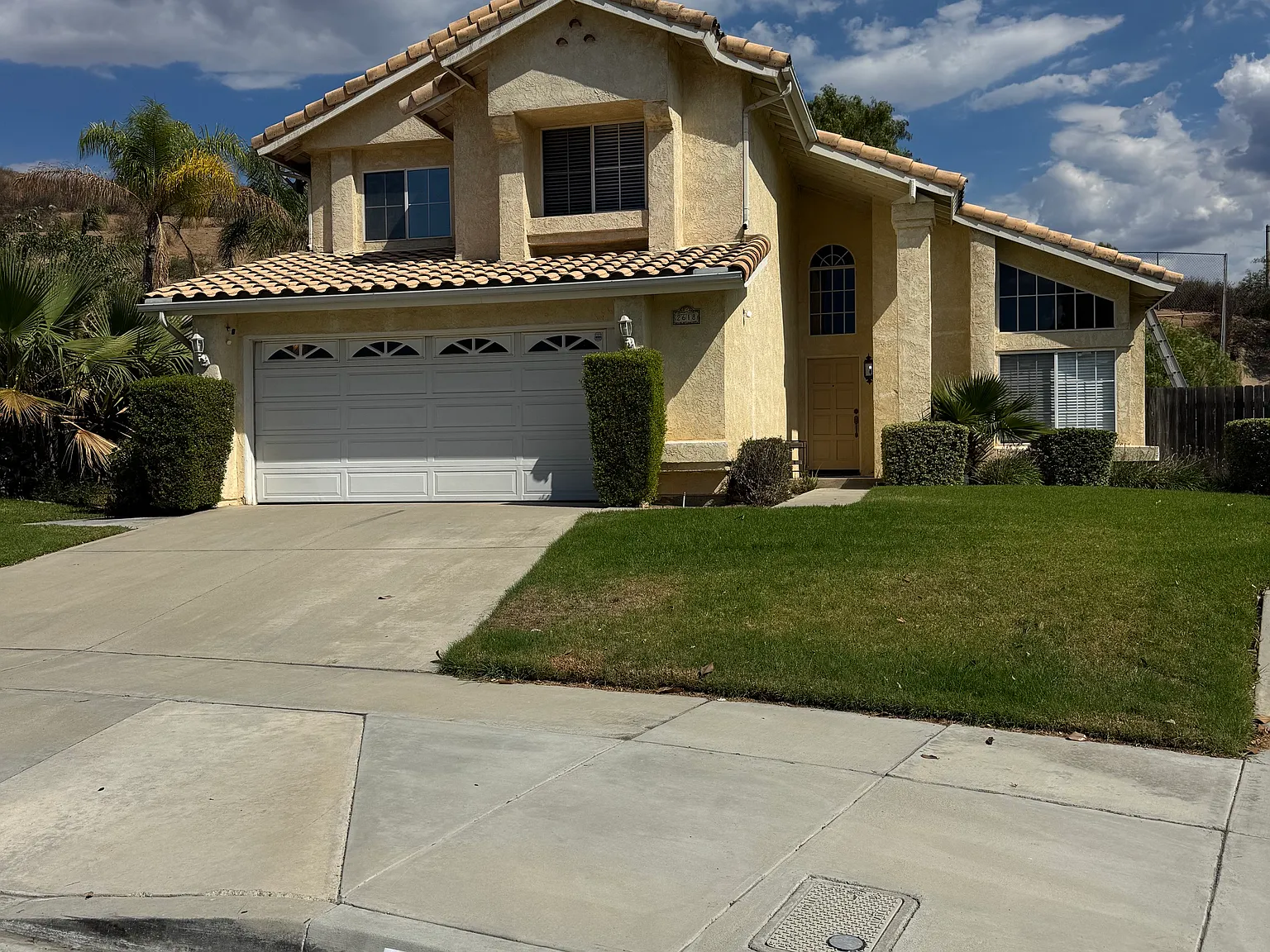 4 bed, 2.5 bath, 1800 sqft, $3,300 — Photo 2