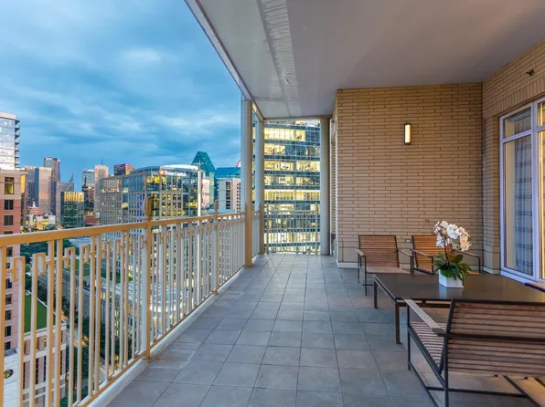 2525 N Pearl St APT 1702, Dallas, TX 75201