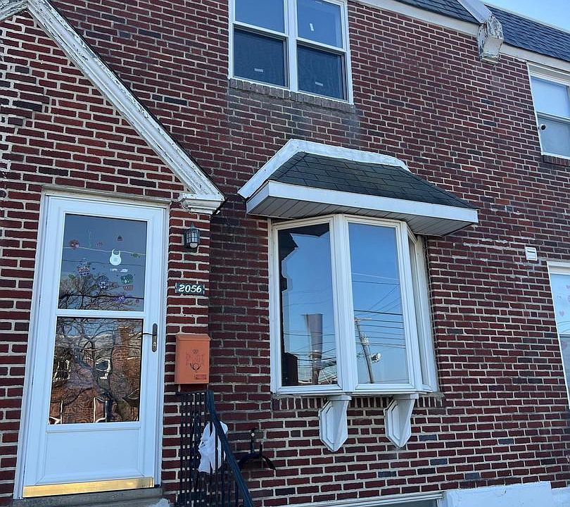 1st image of 2056 Robbins Ave