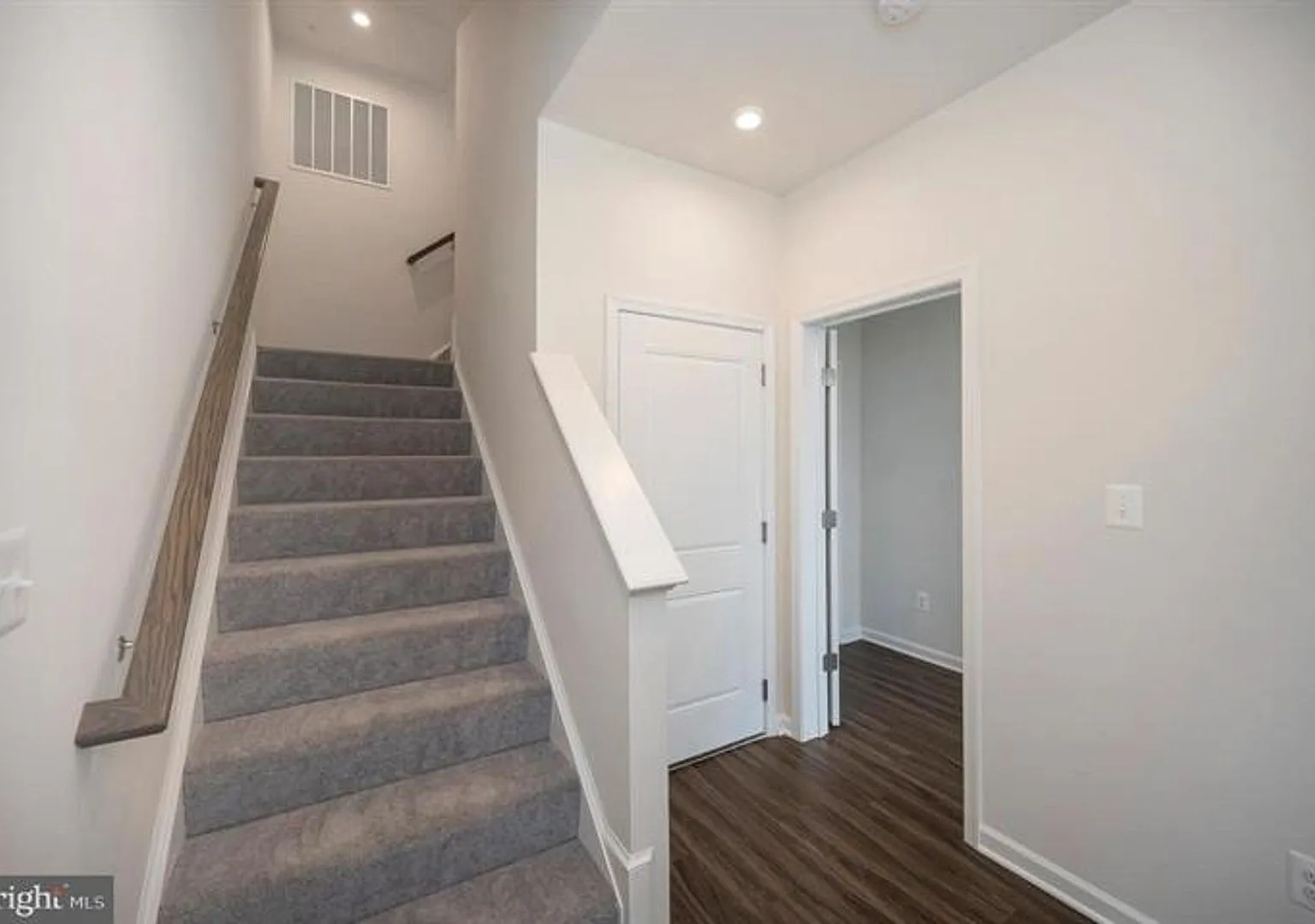 Great Townhome in Embrey Mill — Photo 3