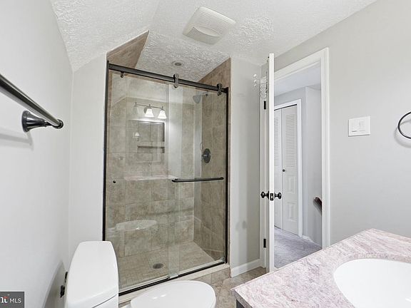 5th image of 15026 Northcote Ln