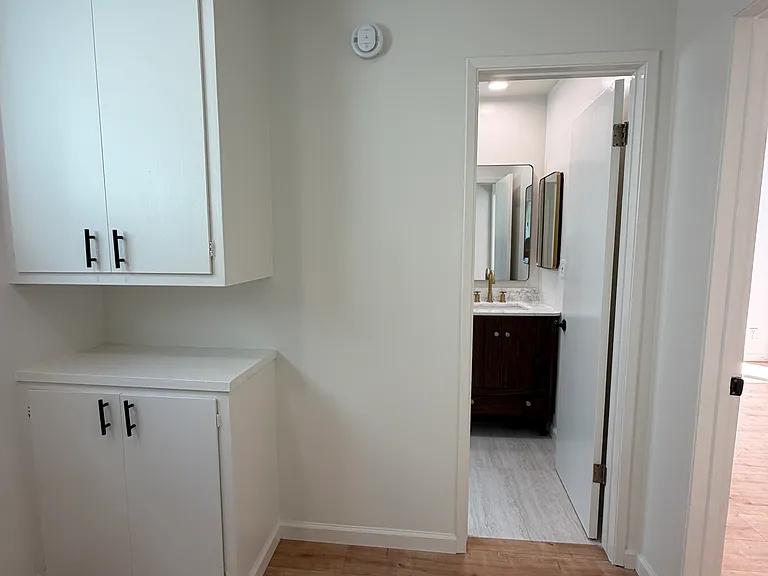 8535 Lookout Mountain Ave — Photo 28