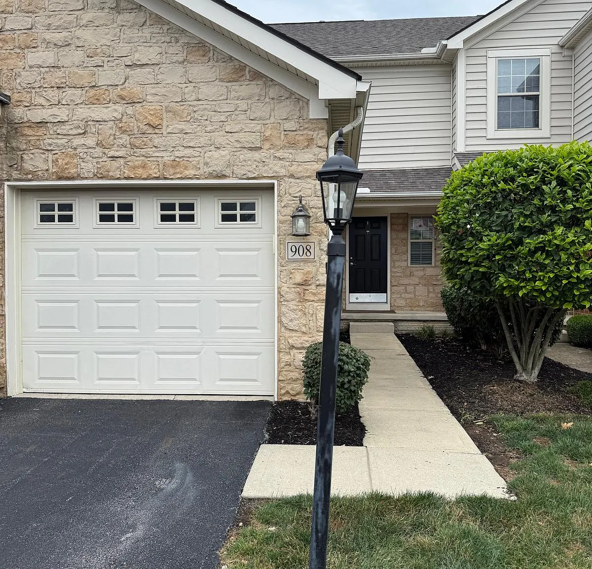 908 Shaula Dr — Photo 1