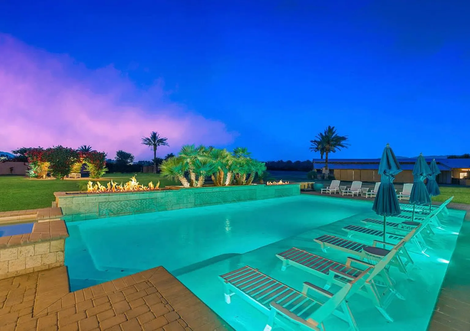 Luxury Ranch Estate: Pool, Spa & Sunset Views — Photo 2